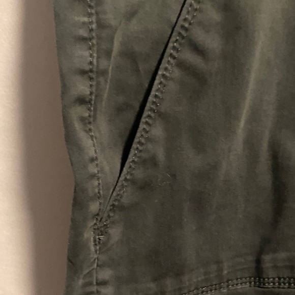 Universal Thread Dark Green Cargo Pants - Picture 6 of 9